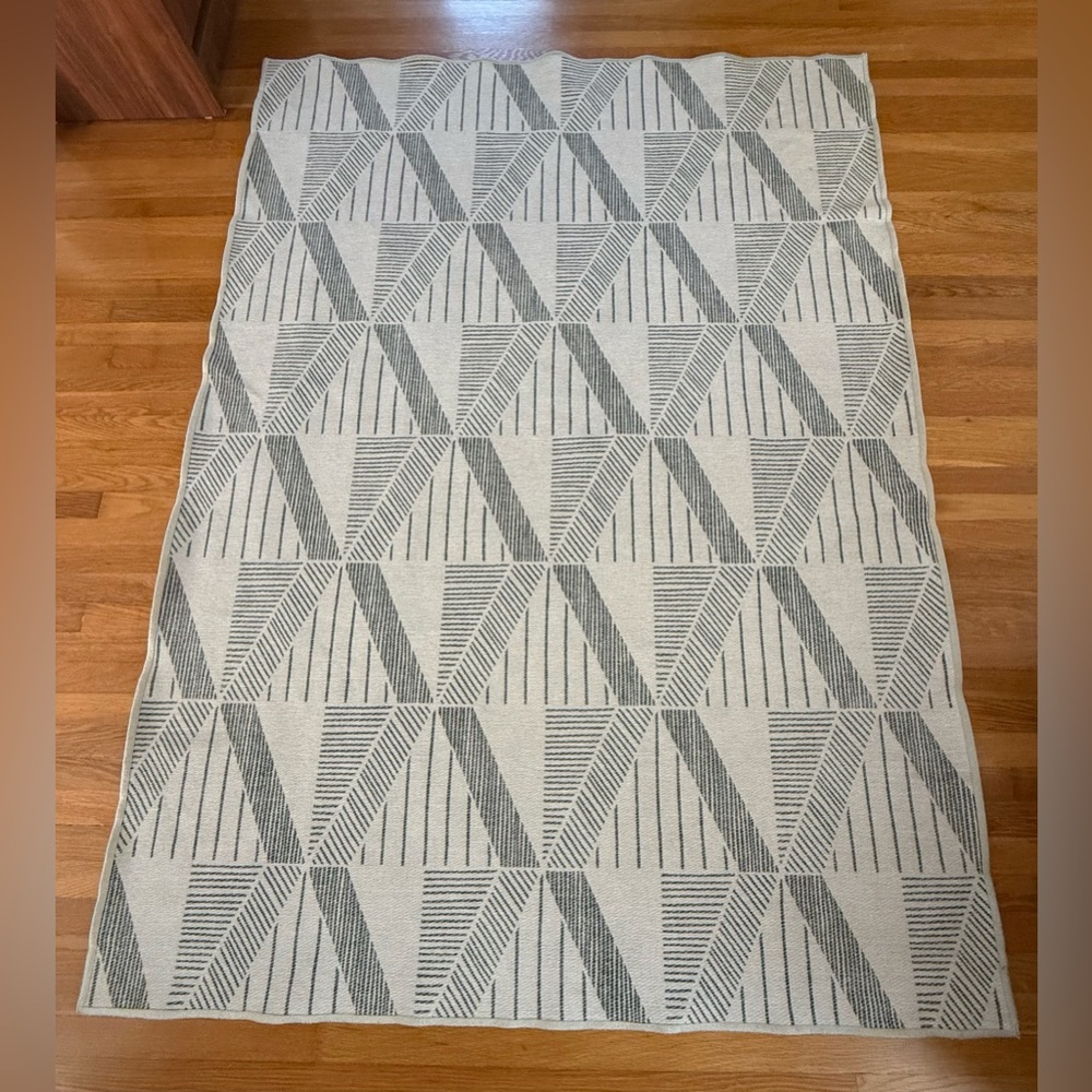 Ruggable Ragazzo Geometric Light Grey 5’ x 7’ Area Rug Washable - Cover Only
